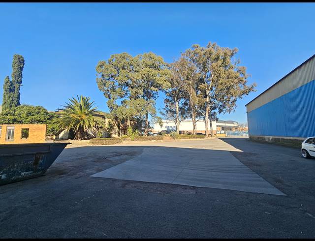 1,350M² WAREHOUSE TO LET IN TUNNEY